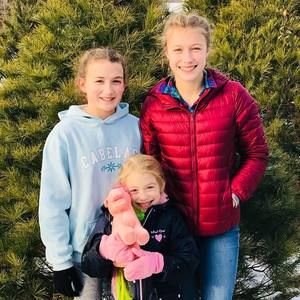 Meet your Posher, April